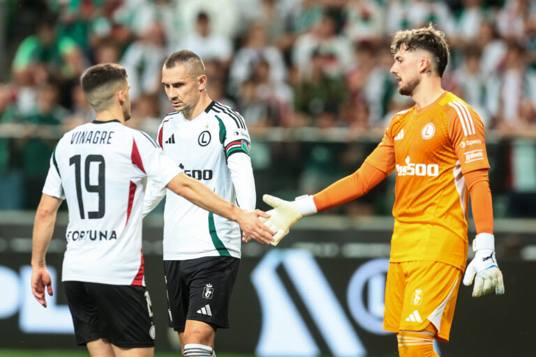 2025.08.28 Warszawa pilka nozna Liga Konferencji kwalifikacje sezon 2025/2026
Legia Warszawa - Hibernian FC
N/z Ruben Vinagre (Legia), Artur Jedrzejczyk (Legia), Kacper Tobiasz (Legia)
Foto Tomasz Jastrzebowski / Foto Olimpik / PressFocus

2025.08.28 Warszawa Football - UEFA Conference League play off round season 2025/2026
Legia Warszawa - Hibernian FC
Ruben Vinagre (Legia), Artur Jedrzejczyk (Legia), Kacper Tobiasz (Legia)
Credit: Tomasz Jastrzebowski / Foto Olimpik / PressFocus