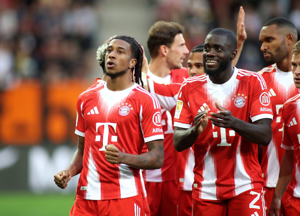 Fussball, Herren, Saison 2025/2026, FC Augsburg - FC Bayern Munchen, Bundesliga, WWK Arena Michael Olise FC Bayern Munchen li. mit Dayot Upamecano FC Bayern Munchen re. DFL / DFB regulations prohibit any use of photographs as image sequences and/or quasi-video *** Football, Men, Season 2025 2026, FC Augsburg FC Bayern Munchen, Bundesliga, WWK Arena Michael Olise FC Bayern Munchen li with Dayot Upamecano FC Bayern Munchen re DFL DFB DFB regulations prohibit any use of photographs as image sequences and or quasi video
2025.08.30 Augsburg
pilka nozna , liga niemiecka
FC Augsburg - Bayern Monachium
Foto IMAGO/PressFocus

!!! POLAND ONLY !!!