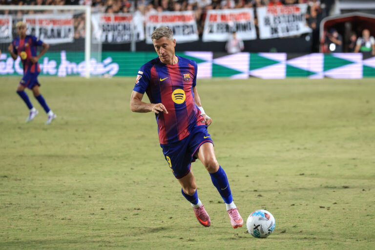 Spain - LaLiga EA Sports - Rayo Vallecano vs FC Barcelona, Barca - 31/08/2025 SPAIN, MADRID, AUGUST 31. Robert Lewandowski of FC Barcelona during LaLiga EA Sports match between Rayo Vallecano and FC Barcelona, on August 31, 2025, at Campo de Futbol de Vallecas in Madrid, Spain. Photo by Manuel Blondeau/ AOP.Press Madrid Campo de Futbol de Vallecas Spain Copyright: x ManuelxBlondeau/AOP.Pressx AOP20250831-0143
2025.08.31 Madryt
pilka nozna , liga hiszpanska
Rayo Vallecano - FC Barcelona
Foto IMAGO/PressFocus

!!! POLAND ONLY !!!
