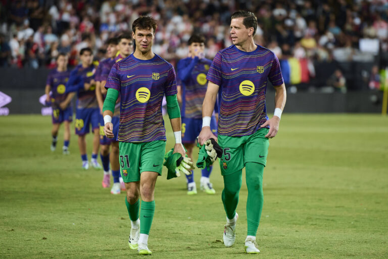 Rayo Vallecano v FC Barcelona, Barca - LaLiga EA Sports MADRID, SPAIN - AUGUST 31: Wojciech Szczesny of FC Barcelona looks on prior to the LaLiga EA Sports match between Rayo Vallecano and FC Barcelona at Campo de Futbol de Vallecas on August 31, 2025 in Madrid, Spain. Photo by Francisco Macia/Photo Players Images/Magara Press Madrid Campo de futbol de Vallecas Madrid Spain Copyright: xFranciscoxMaciax
2025.08.31 Madryt
pilka nozna , liga hiszpanska
Rayo Vallecano - FC Barcelona
Foto IMAGO/PressFocus

!!! POLAND ONLY !!!