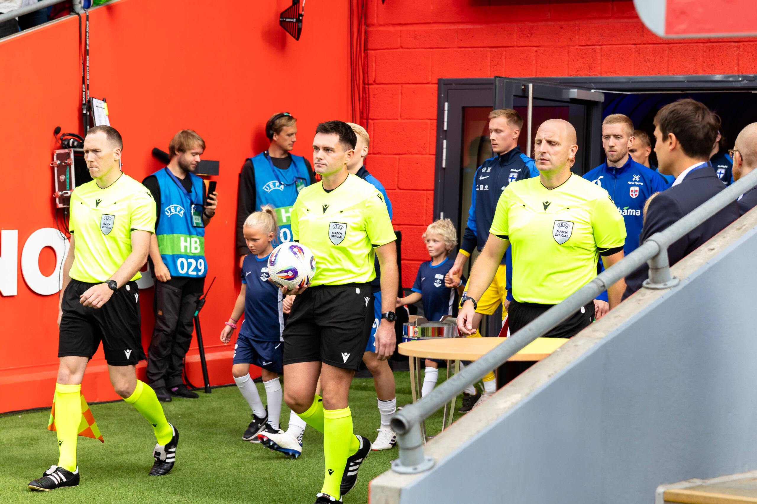Norway v Finland, football friendly, Oslo, Norway Oslo, Norway. 04th, September 2025. Referee Robert Hennessy seen during the football friendly between Norway and Finland at Ullevaal Stadion in Oslo. Norway, Oslo PUBLICATIONxNOTxINxDENxNORxFINxBEL Copyright: xGonzalesxPhoto/KetilxMartinsenx
2025.09.04 Oslo
pilka no?na mecz towarzyski
Norwegia - Finlandia
Foto IMAGO/PressFocus

!!! POLAND ONLY !!!
