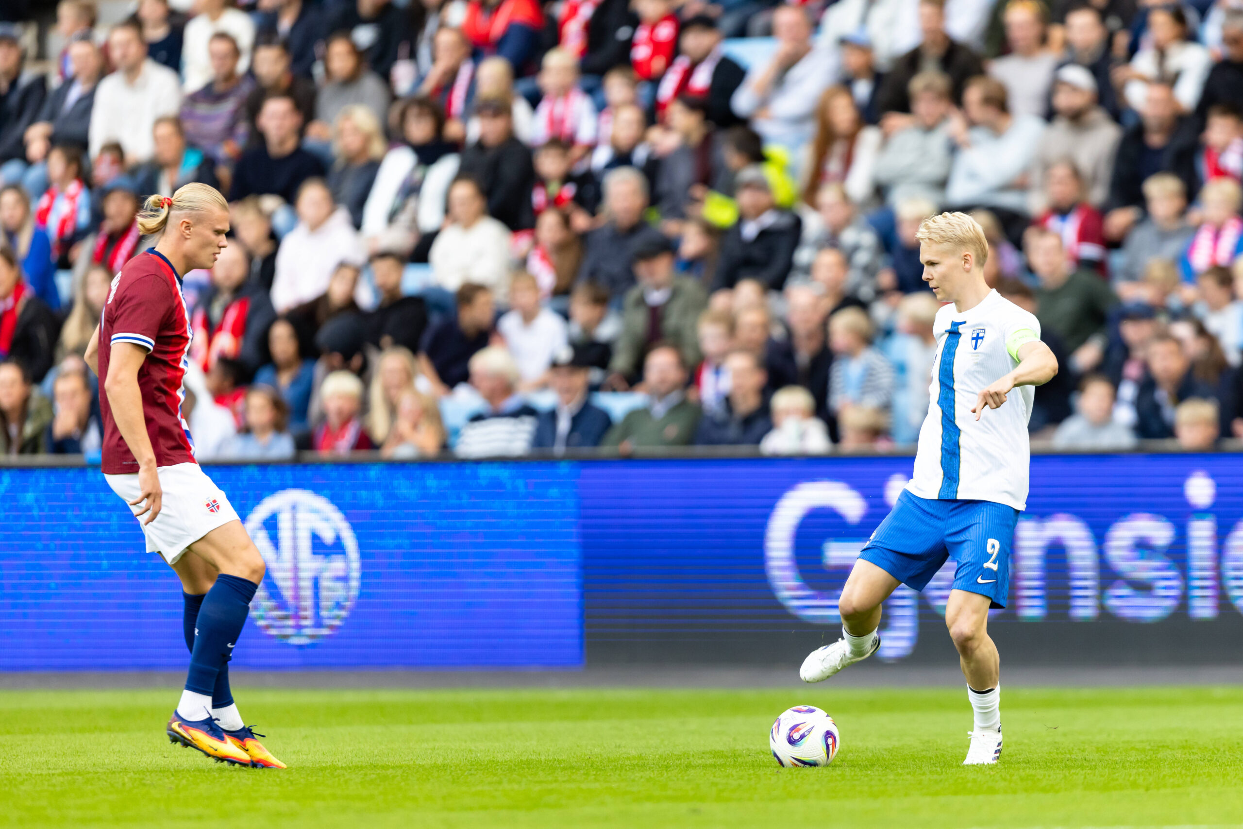 Norway v Finland, football friendly, Oslo, Norway Oslo, Norway. 04th, September 2025. Matti Peltola 2 of Finland and Erling Haaland L of Norway seen during the football friendly between Norway and Finland at Ullevaal Stadion in Oslo. Norway, Oslo PUBLICATIONxNOTxINxDENxNORxFINxBEL Copyright: xGonzalesxPhoto/KetilxMartinsenx
2025.09.04 Oslo
pilka no?na mecz towarzyski
Norwegia - Finlandia
Foto IMAGO/PressFocus

!!! POLAND ONLY !!!