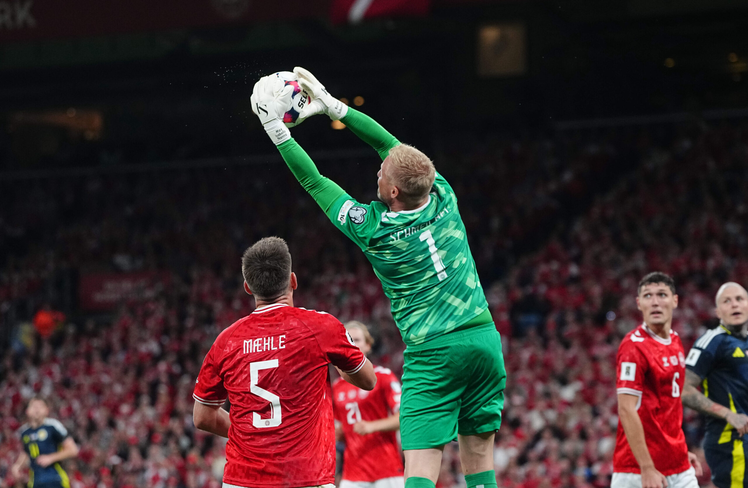 September 05 2025: Kasper Schmeichel of Denmark  controls the ball during a World Cup Qualification game, Denmark v Scotland, at Parken, Copenhagen, Denmark. Ulrik Pedersen/CSM/Sipa USA (Credit Image: © Ulrik Pedersen/Cal Sport Media/Sipa USA)
2025.09.05 Kopenhaga
pilka nozna eliminacje kwalifikacje do mistrzostw swiata 2026
Dania - Szkocja
Foto Cal Sport Media/SIPA USA/PressFocus

!!! POLAND ONLY !!!