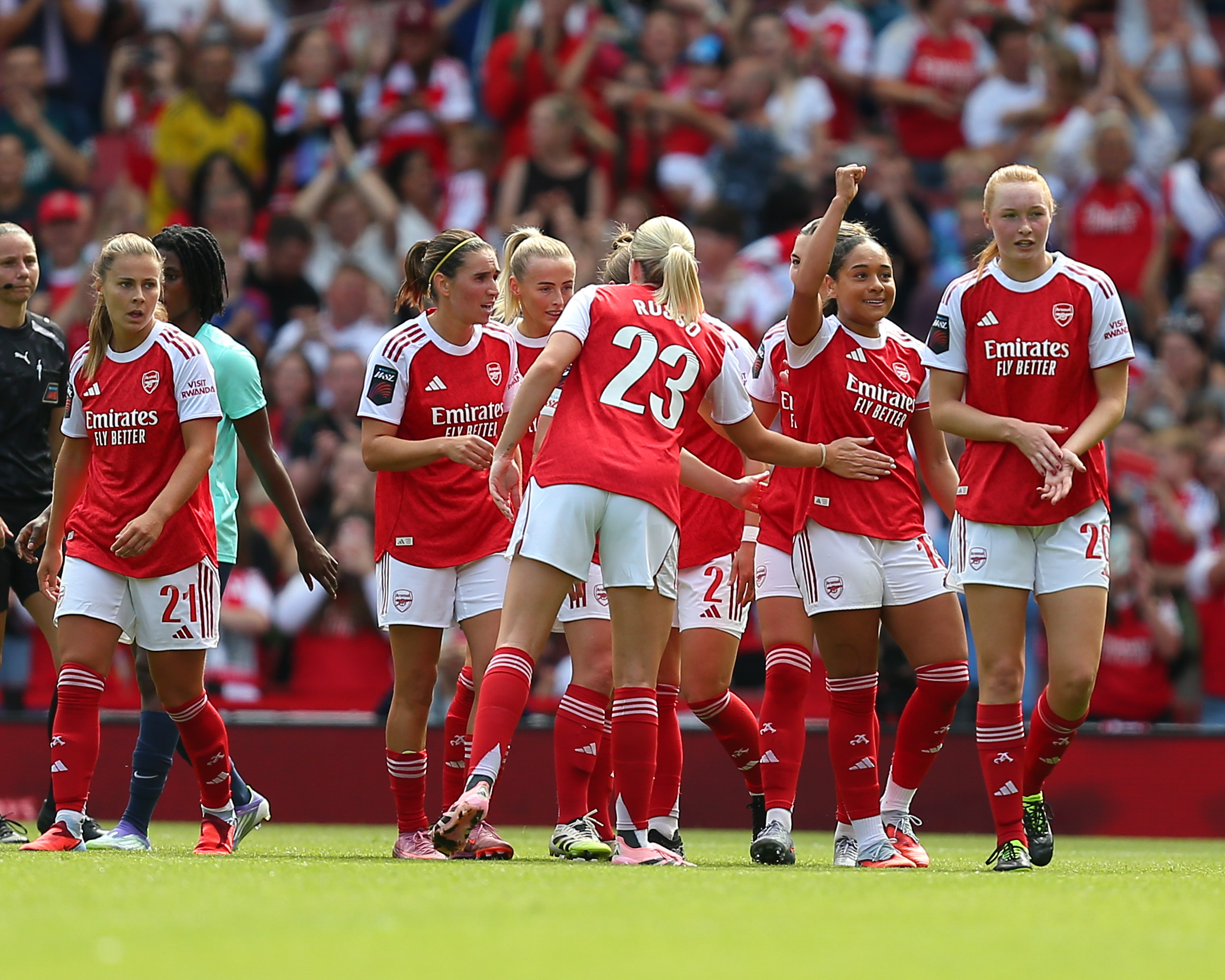 North London, England, September 06 2025: Players of Arsenal celebrate with goalscorer Olivia Smith (15 Arsenal)  during the Barclays Womens Super League game between Arsenal and London City Lionesses at Emirates Stadium in North London, England. (Photo by Jay Patel/Sports Press Photo/SPP) (Photo by Jay Patel/Sports Press Photo/SPP/Sipa USA)
2025.09.06 Londyn
pilka nozna kobiet , liga angielska
Arsenal Londyn - London City Lionesses
Foto SPP/SIPA USA/PressFocus

!!! POLAND ONLY !!!