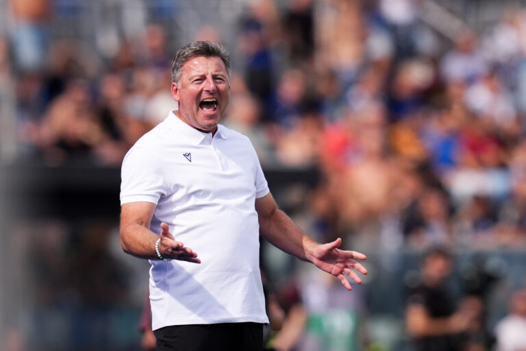 Udinese&#039;s head coach Kosta Runjaic shouts instructions to his players during the Serie A soccer match between Pisa and Udinese at the Arena Garibaldi Romeo Anconetani Stadium in Pisa, north Italy - Sunday, September 14, 2025 - (Photo by Massimo Paolone/LaPresse) (Photo by Massimo Paolone/LaPresse/Sipa USA)
2025.09.14 Piza
pilka nozna liga wloska
Pisa SC - Udinese Calcio
Foto LaPresse/SIPA USA/PressFocus

!!! POLAND ONLY !!!