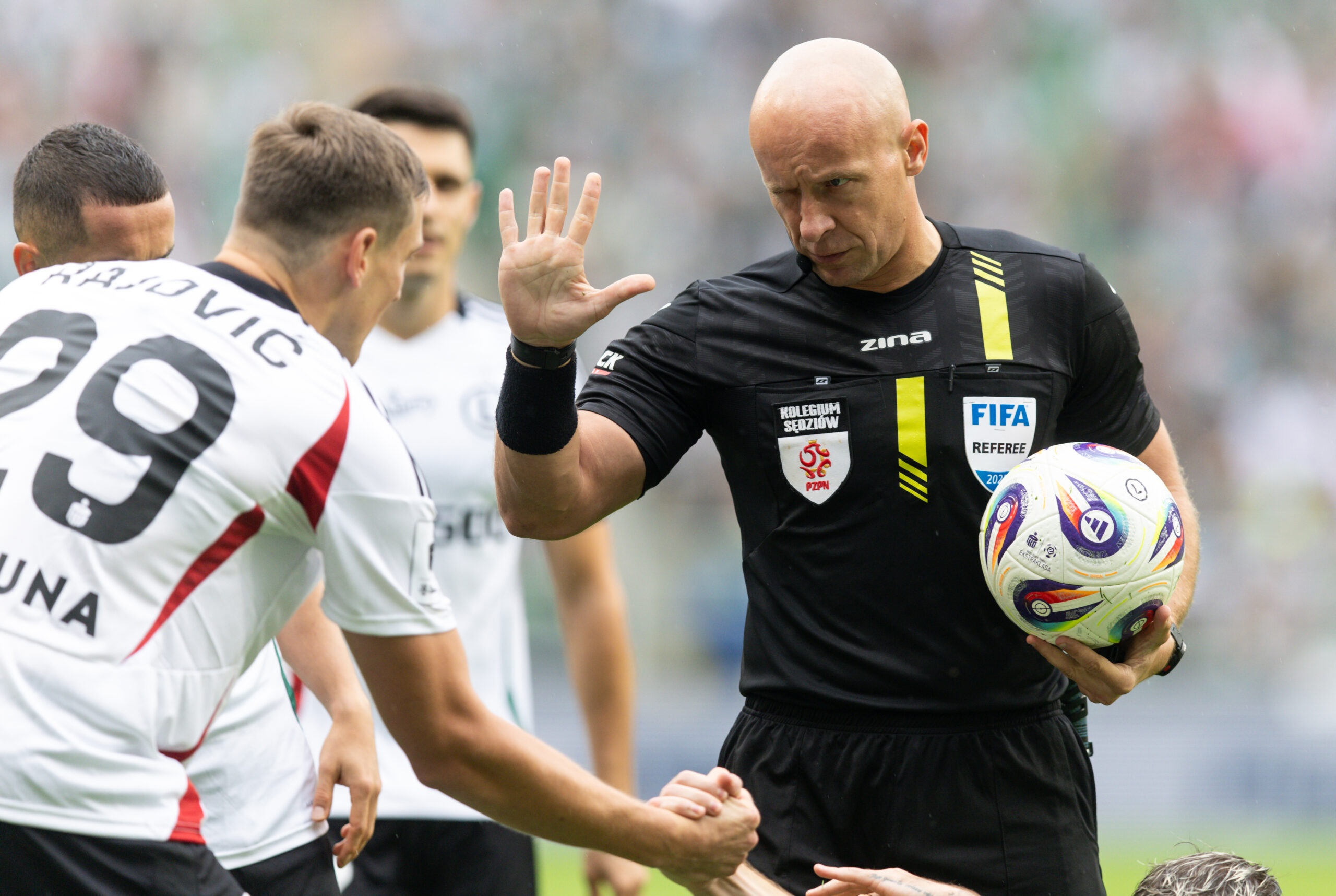2025.09.14 Warszawa pilka nozna PKO Ekstraklasa sezon 2025/2026
Legia Warszawa - Radomiak Radom
N/z Mileta Rajovic (Legia), Szymon Marciniak
Foto Tomasz Jastrzebowski / Foto Olimpik / PressFocus

2025.09.14 Warszawa  Football PKO Ekstraklasa season 2025/2026
Legia Warszawa - Radomiak Radom
Mileta Rajovic (Legia), Szymon Marciniak
Credit: Tomasz Jastrzebowski / Foto Olimpik / PressFocus