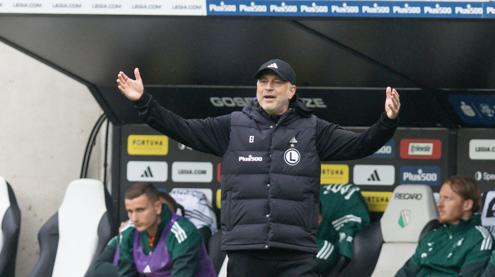 2025.09.14 Warszawa pilka nozna PKO Ekstraklasa sezon 2025/2026
Legia Warszawa - Radomiak Radom
N/z Trener Edward Iordanescu (Legia)
Foto Tomasz Jastrzebowski / Foto Olimpik / PressFocus

2025.09.14 Warszawa  Football PKO Ekstraklasa season 2025/2026
Legia Warszawa - Radomiak Radom
Trener Edward Iordanescu (Legia)
Credit: Tomasz Jastrzebowski / Foto Olimpik / PressFocus