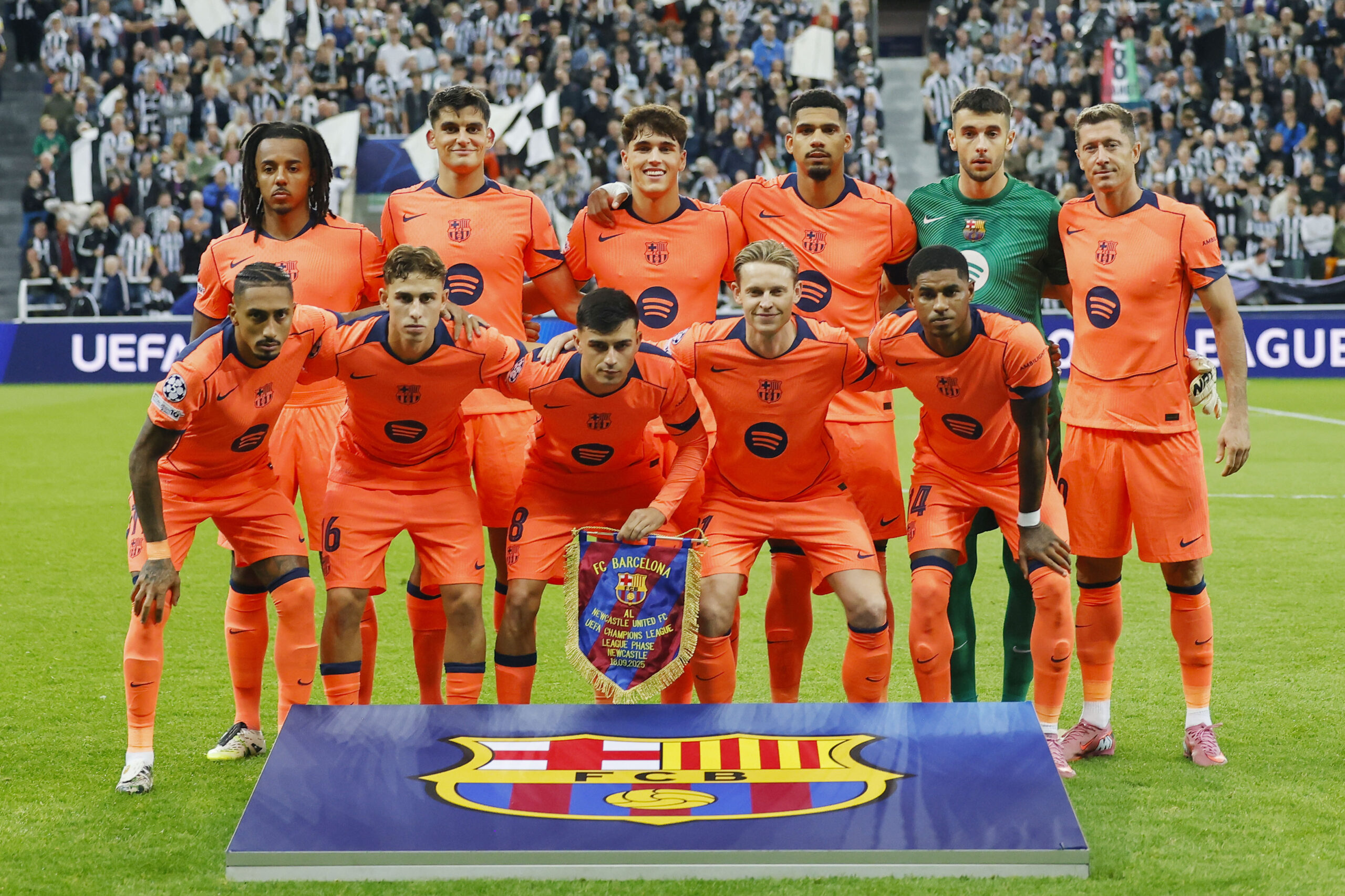 Team of FC Barcelona during the UEFA Champions League, League Phase MD1 football match between Newcastle United FC and FC Barcelona on 18 September 2025 at St James&#039; Park in Newcastle upon Tyne, England (Photo by /Sipa USA)
2025.09.19 Newcastle
pilka nozna , liga mistrzow
Newcastle United - FC Barcelona
Foto IPA/SIPA USA/PressFocus

!!! POLAND ONLY !!!