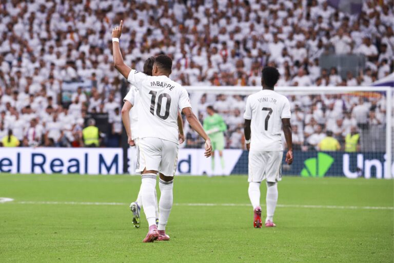 Spanish La Liga EA Sports soccer match Real Madrid vs Espanyol at Santiago Bernaveu Stadium in Madrid, 20 September 2025


(Photo by Cordon Press/Sipa USA)
2025.09.20 Madryt
pilka nozna liga hiszpanska
Real Madryt - RCD Espanyol Barcelona
Foto Cordon Press/SIPA USA/PressFocus

!!! POLAND ONLY !!!