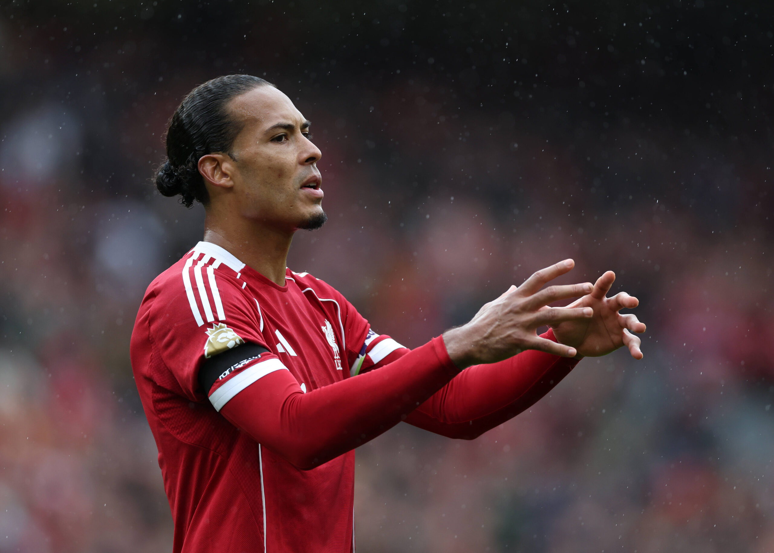 Liverpool, England, 20th September 2025. Virgil van Dijk of Liverpool during the Liverpool vs Everton Premier League match at Anfield, Liverpool. Picture credit should read: David Klein / Sportimage EDITORIAL USE ONLY. No use with unauthorised audio, video, data, fixture lists, club/league logos or live services. Online in-match use limited to 120 images, no video emulation. No use in betting, games or single club/league/player publications. SPI_028_DK_Liverpool_Everton SPI-4148-0027
2025.09.20 Liverpool
pilka nozna , liga angielska
FC Liverpool - Everton
Foto IMAGO/PressFocus

!!! POLAND ONLY !!!