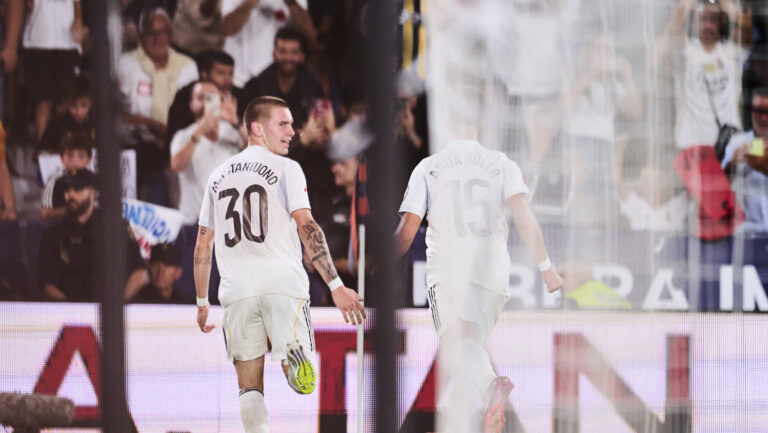 Levante UD v Real Madrid - LaLiga EA Sports VALENCIA, SPAIN - SEPTEMBER 23: Franco Mastantuono of Real Madrid celebrates after scoring his team s second goal during The LaLiga EA Sports match between Levante UD and Real Madrid at Ciutat de Valencia Stadium on September 23, 2025 in Valencia, Spain. Photo by Francisco Macia/Photo Players Images/Magara Press Valencia Estadi Ciutat de Valencia Valencia Spain Copyright: xFranciscoxMaciax
2025.09.23 Walencja
pilka nozna liga hiszpanska
Levante UD - Real Madryt
Foto IMAGO/PressFocus

!!! POLAND ONLY !!!