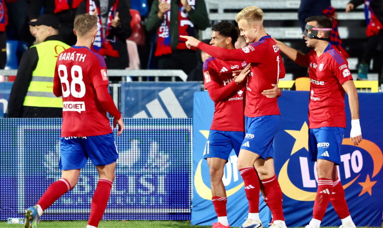 2025.09.24 Czestochowa 
Pilka nozna PKO Ekstraklasa 2025/2026
Rakow Czestochowa - Lech Poznan  
N/z Adriano Amorim
Jonatan Braut Brunes

Foto Grzegorz Misiak  / PressFocus

2025.09.24 Czestochowa 
Football Polish PKO Ekstraklasa Season 2025/2026
Rakow Czestochowa - Lech Poznan  
Adriano Amorim
Jonatan Braut Brunes


Credit: Grzegorz Misiak / PressFocus