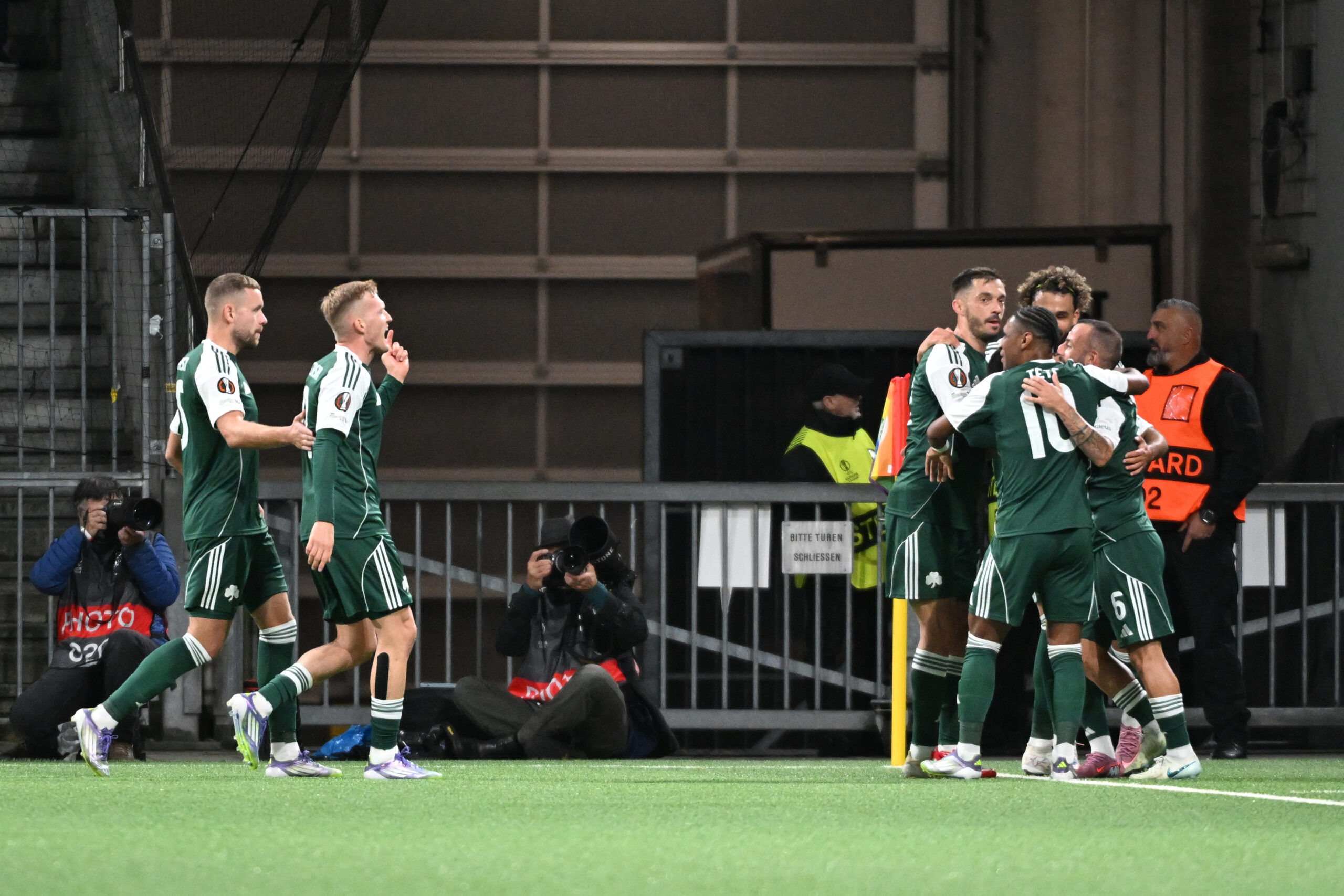 BERN, SWITZERLAND - SEPTEMBER 25: Anass Zaroury of Panathinaikos celebrating his goal 0:2 with the teammates during the UEFA Europa League 2025/26 League Phase MD1 match between BSC Young Boys and Panathinaikos FC at Stadion Wankdorf on September 25, 2025 in Bern, Switzerland.  (Photo by Manuel Winterberger/Just Pictures/Sipa USA)
2025.09.25 Berno
pilka nozna liga Europy
Young Boys Berno - Panathinaikos Ateny
Foto Just Pictures/SIPA USA/PressFocus

!!! POLAND ONLY !!!