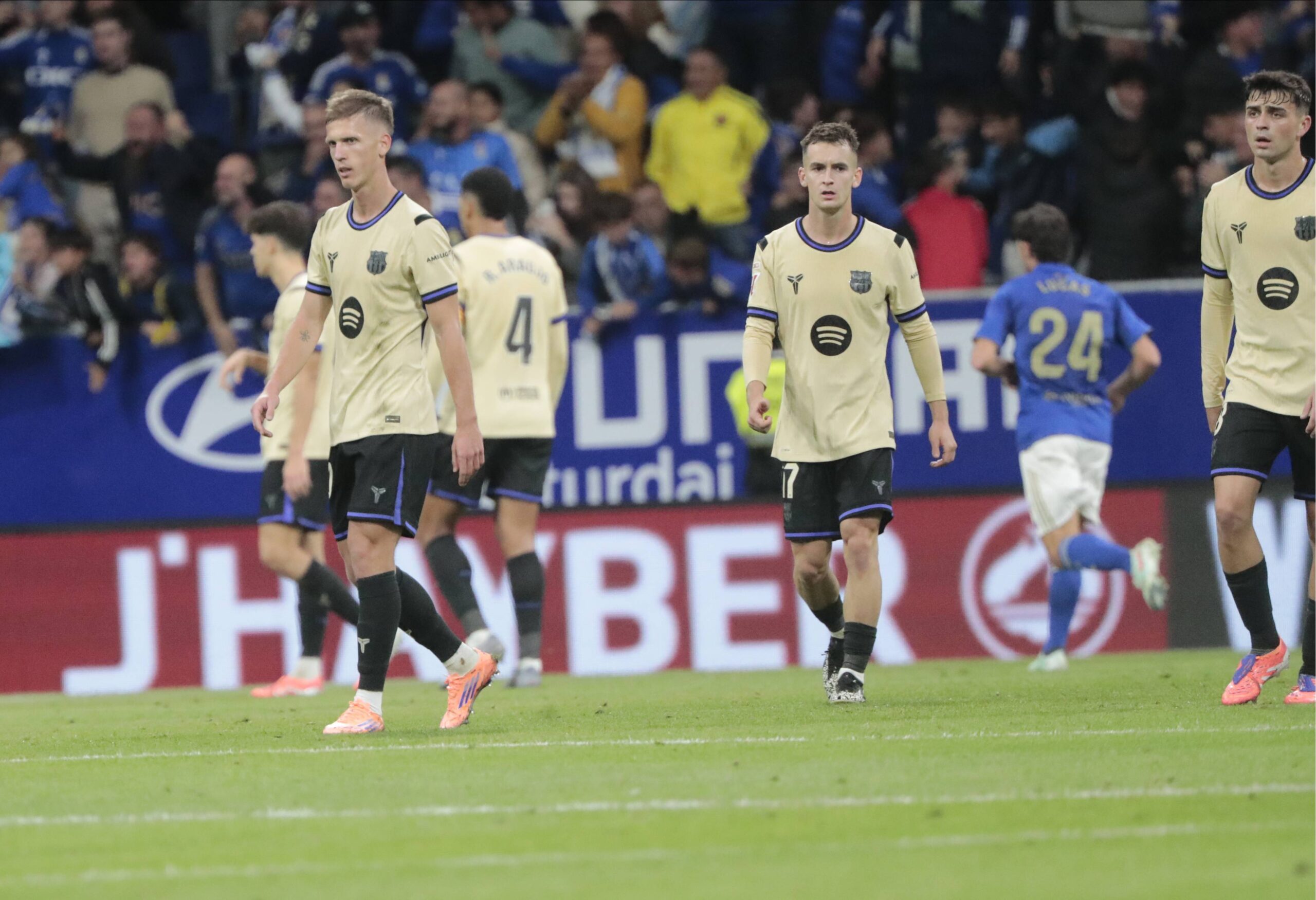 Spanish La Liga EA Sports soccer match Real Oviedo vc FC Barcelona at Carlos Tartiere stadium in Oviedo, Asturias, Spain 25 september 2025
Dani Olmo and Marc Casado

(Photo by Cordon Press/Sipa USA)
2025.09.25 Oviedo
pilka nozna liga hiszpanska
Real Oviedo - FC Barcelona
Foto Cordon Press/SIPA USA/PressFocus

!!! POLAND ONLY !!!