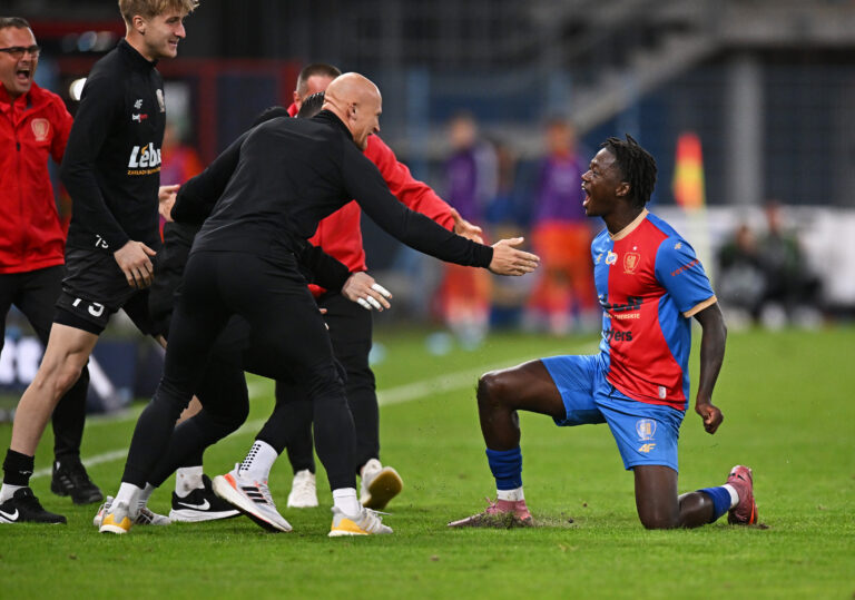2025.09.27 Gliwice
Pilka nozna PKO Ekstraklasa Sezon 2024/2025
Piast Gliwice - Bruk-Bet Termalica Nieciecza
N/z Leandro Sanca gol bramka radosc 3-2
Foto Norbert Barczyk / PressFocus

2025.09.27 Gliwice
Football Polish PKO Ekstraklasa League Season 2024/2025
Leandro Sanca gol bramka radosc 3-2
Credit: Norbert Barczyk / PressFocus