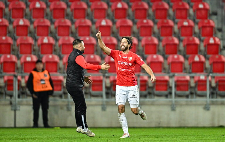 2025.09.27 Tychy
Pilka nozna Betclic 1 Liga sezon 2025/2026
GKS Tychy - Pogon Siedlce
N/z Bramka gol radosc Marcin Flis
Foto Lukasz Sobala / PressFocus

2025.09.27 Tychy
Football Polish First League season 2025/2026
GKS Tychy - Pogon Siedlce
Bramka gol radosc Marcin Flis
Credit: Lukasz Sobala / PressFocus