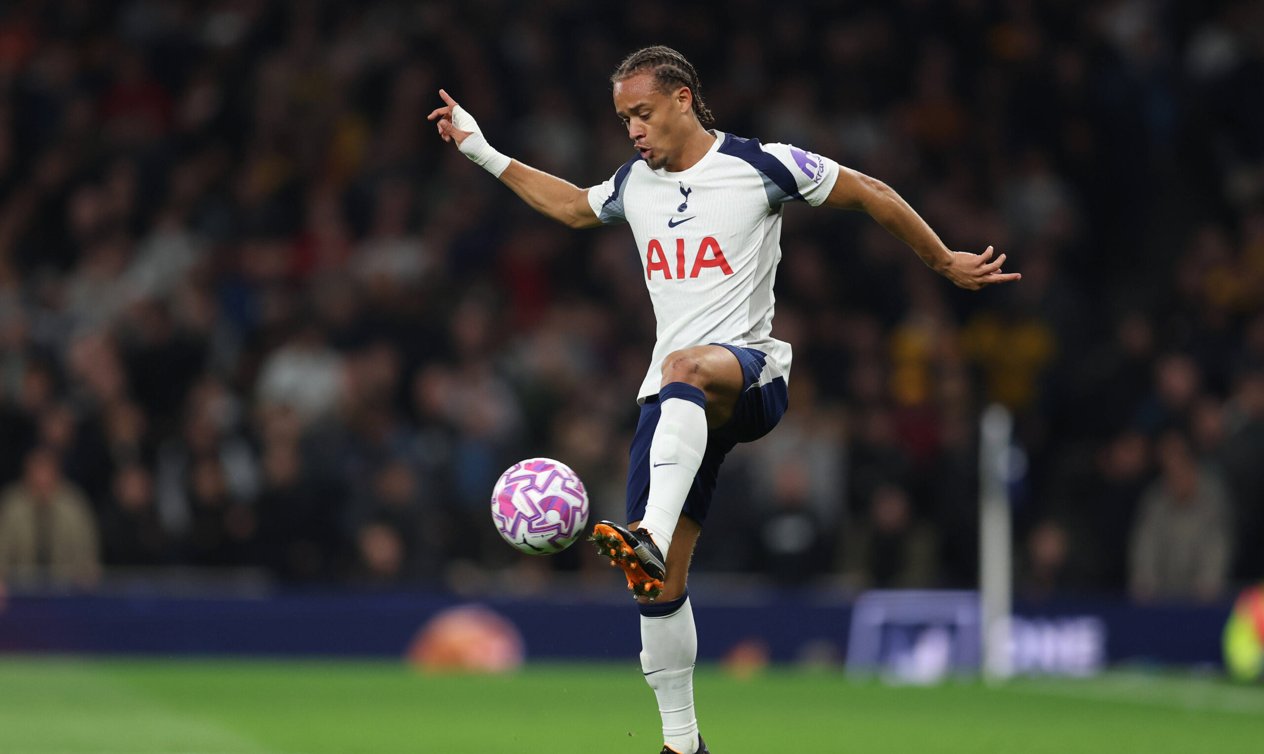 London, England, 27th September 2025. Xavi Simons of Tottenham Hotspur during the Tottenham Hotspur vs Wolverhampton Wanderers Premier League match at the Tottenham Hotspur Stadium, London. Picture credit should read: Paul Terry / Sportimage EDITORIAL USE ONLY. No use with unauthorised audio, video, data, fixture lists, club/league logos or live services. Online in-match use limited to 120 images, no video emulation. No use in betting, games or single club/league/player publications. SPI_106_PT_Tottenham_Wolves SPI-4168-0106
2025.09.27 Londyn
pilka nozna , liga angielska
Tottenham Hotspur - Wolverhampton Wanderers
Foto IMAGO/PressFocus

!!! POLAND ONLY !!!