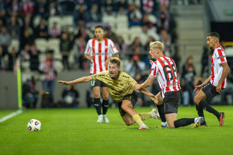 2025.09.27 Krakow
pilka nozna 10. kolejka PKO Bank Polski Ekstraklasa  sezon 2025/2026 Cracovia - Gornik Zabrze
Cracovia - Gornik Zabrze
N/z {persons}
Foto Michal Kedzierski / PressFocus

2025.09.27 Krakow
Football Polish Ekstraklasa Season 2025/2026 Cracovia - Goring Zabrze
Cracovia - Gornik Zabrze
{persons}
Credit: Michal Kedzierski / PressFocus