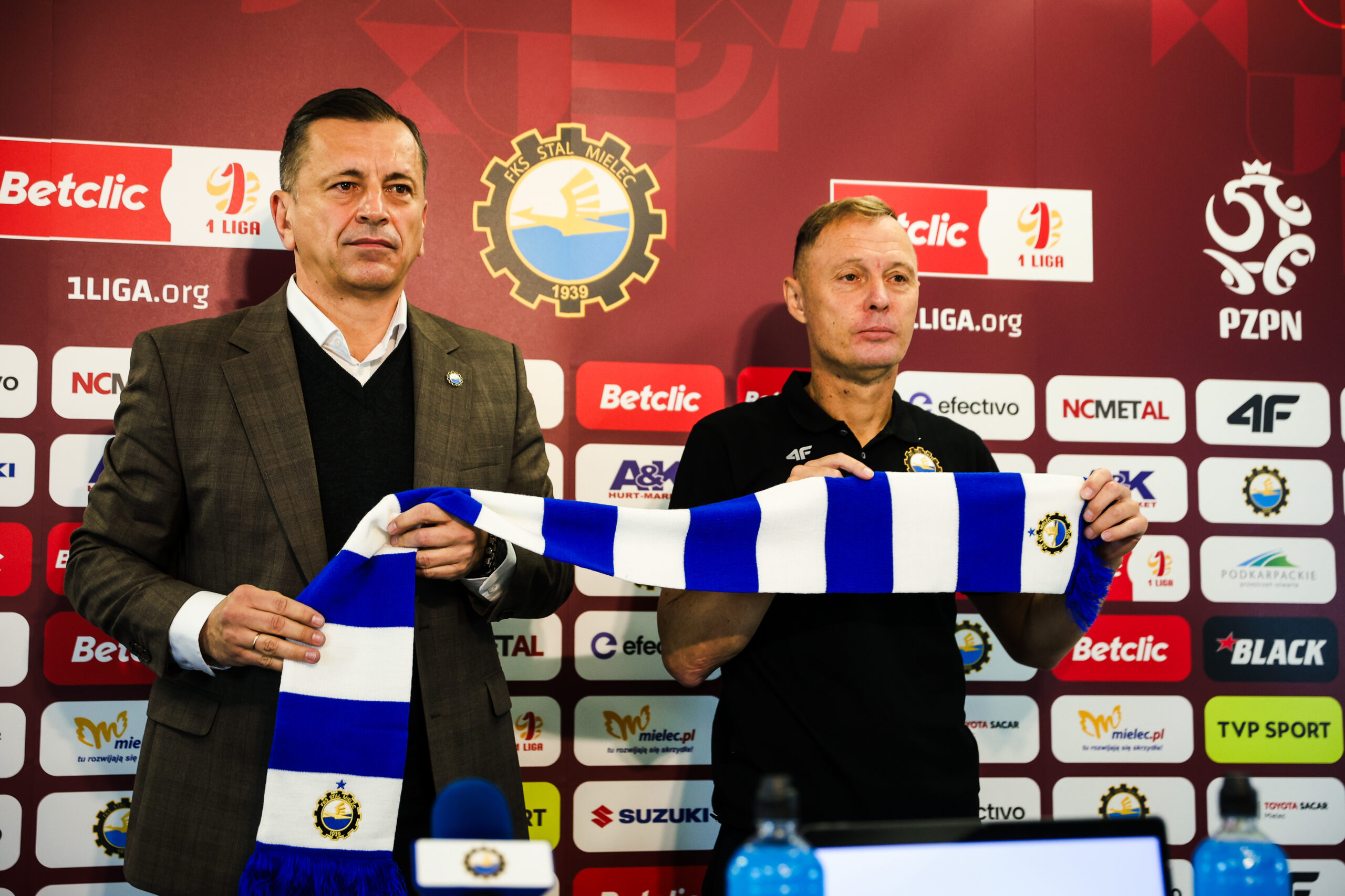 2025.09.30 Mielec
Pilka nozna Betclic 1 Liga Sezon 2025/2026
Ireneusz Mamrot trenerem Stali Mielec
N/z Ireneusz Mamrot Jacek Klimek
Foto Marta Badowska / PressFocus

2025.09.30 Mielec
Football Polish Betclic 1 League 2025/2026
Ireneusz Mamrot Jacek Klimek
Credit: Marta Badowska / PressFocus