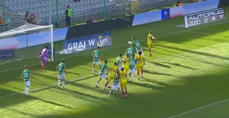 Wiktor Długosz show! Cudowny gol gracza Korony [WIDEO]
