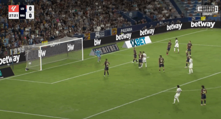 Pięknie to zrobił Vinicius! Bramkarz nawet nie drgnął [WIDEO]