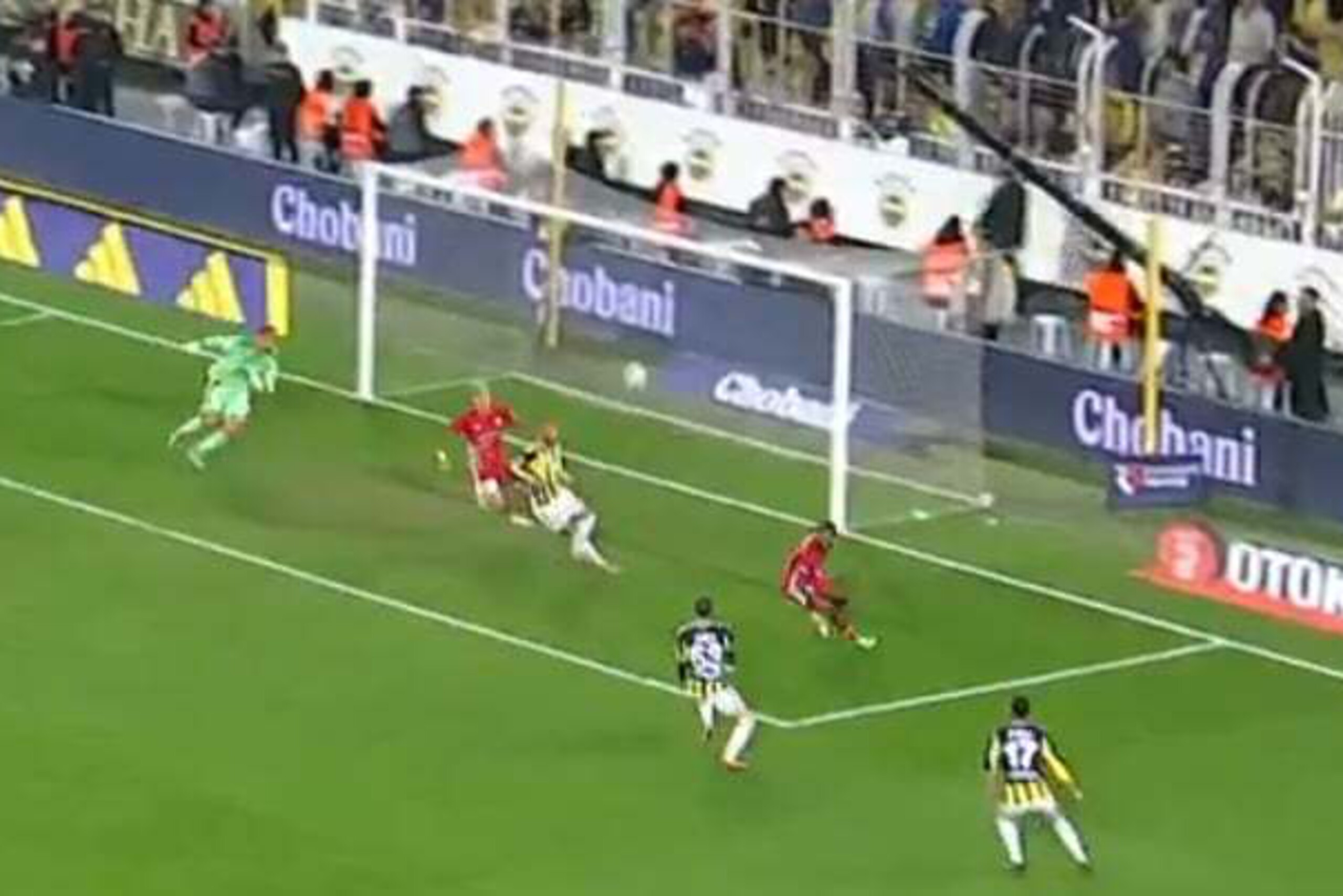 Sebastian Szymański trafia dla Fenerbahce! Gol w ostatnich minutach [WIDEO]