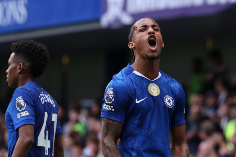 London, England, 30th August 2025. Joao Pedro of Chelsea celebrates after scoring the opening goal during the Chelsea vs Fulham Premier League match at Stamford Bridge, London. Picture credit should read: Paul Terry / Sportimage EDITORIAL USE ONLY. No use with unauthorised audio, video, data, fixture lists, club/league logos or live services. Online in-match use limited to 120 images, no video emulation. No use in betting, games or single club/league/player publications. SPI_031_PT_Chelsea_Fulham SPI-4094-0031
2025.08.30 Londyn
pilka nozna , liga angielska
Chelsea Londyn - Fulham
Foto IMAGO/PressFocus

!!! POLAND ONLY !!!