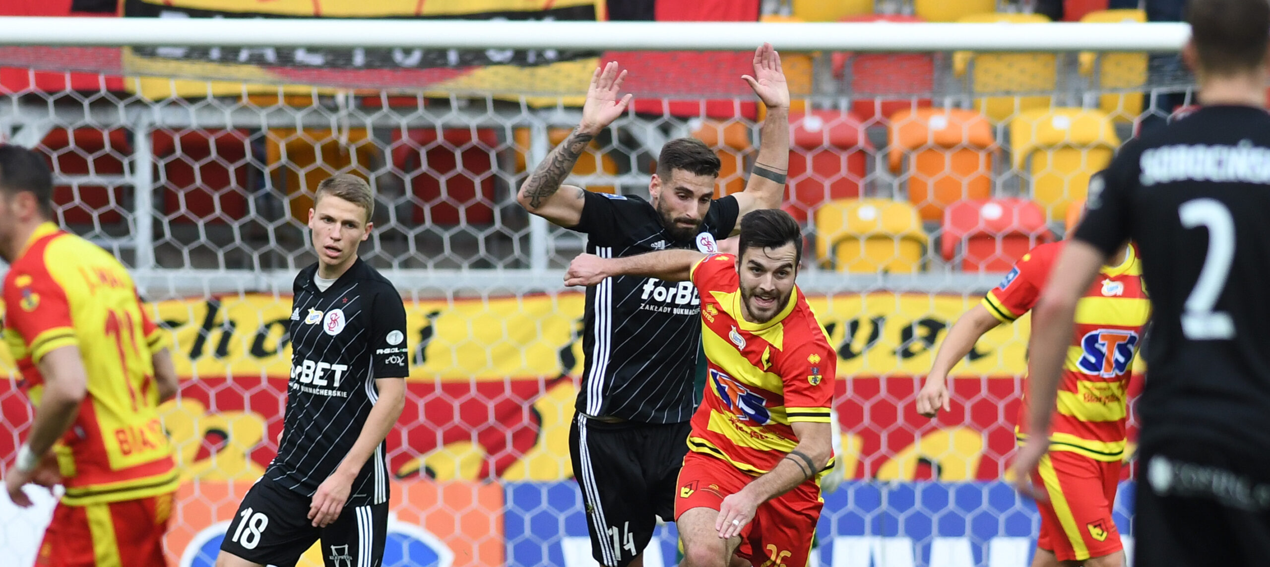 2019.11.03 Bialystok Pilka nozna PKO Ekstraklasa sezon 2019/2020 Jagiellonia Bialystok ( zolto-czerwone ) - LKS Lodz N/z (L-P) Piotr Pyrdol Ricardo Martins Guimaraes Martin Pospisil Foto Michal Kosc / PressFocus 
2019.11.03 Bialystok Football Polish PKO Ekstraklasa season 2019/2020 Jagiellonia Bialystok - LKS Lodz Credit: Michal Kosc / PressFocus