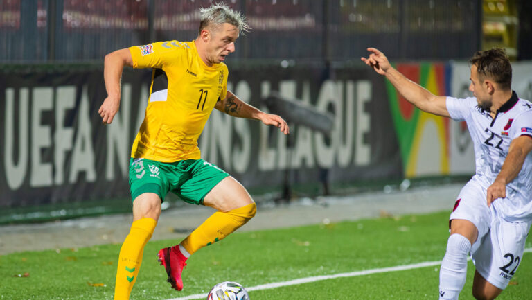 (201015) -- VILNIUS, Oct. 15, 2020 (Xinhua) -- Arvydas Novikovas (L) of Lithuania controls the ball during the UEFA Nations League football match against Albania in Vilnius, Lithuania, on Oct. 14, 2020. (Photo by Alfredas Pliadis/Xinhua)

14.10.2020 Wilno
Pilka nozna 
Liga Narodow
Litwa - Albania
FOTO Xinhua / PressFocus

POLAND ONLY!!