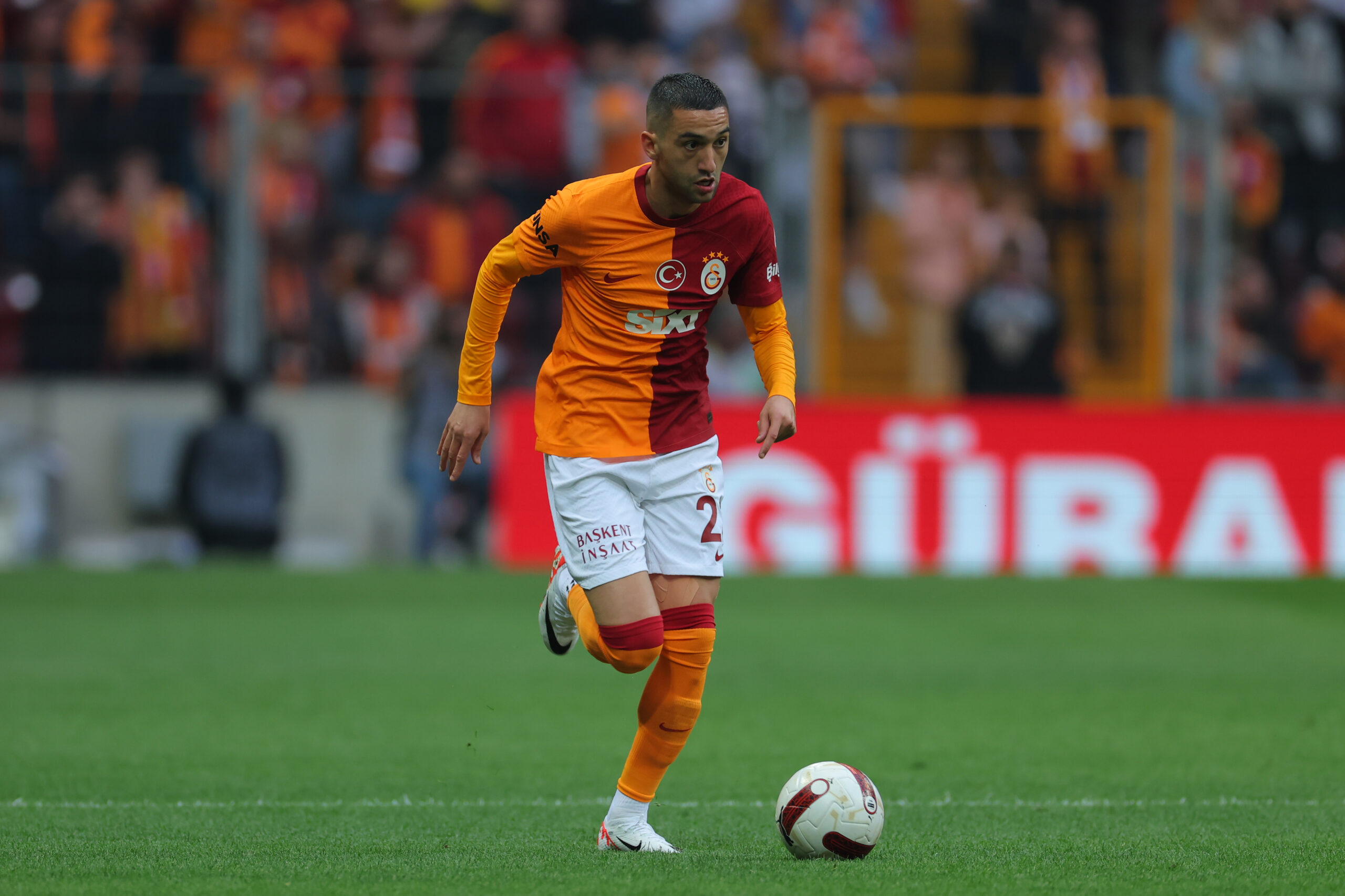 Istanbul, Turkey, April 21st 2024: Hakim Ziyech (22 Galatasaray) during the Turkish Super League football match between Galatasaray and Pendikspor at Rams Park, Turkey.  (EO / SPP) (Photo by EO / SPP/Sipa USA)
2024.04.21 Istanbul
pilka nozna liga turecka
Galatasaray - Pendikspor 
Foto SPP/SIPA USA/PressFocus

!!! POLAND ONLY !!!