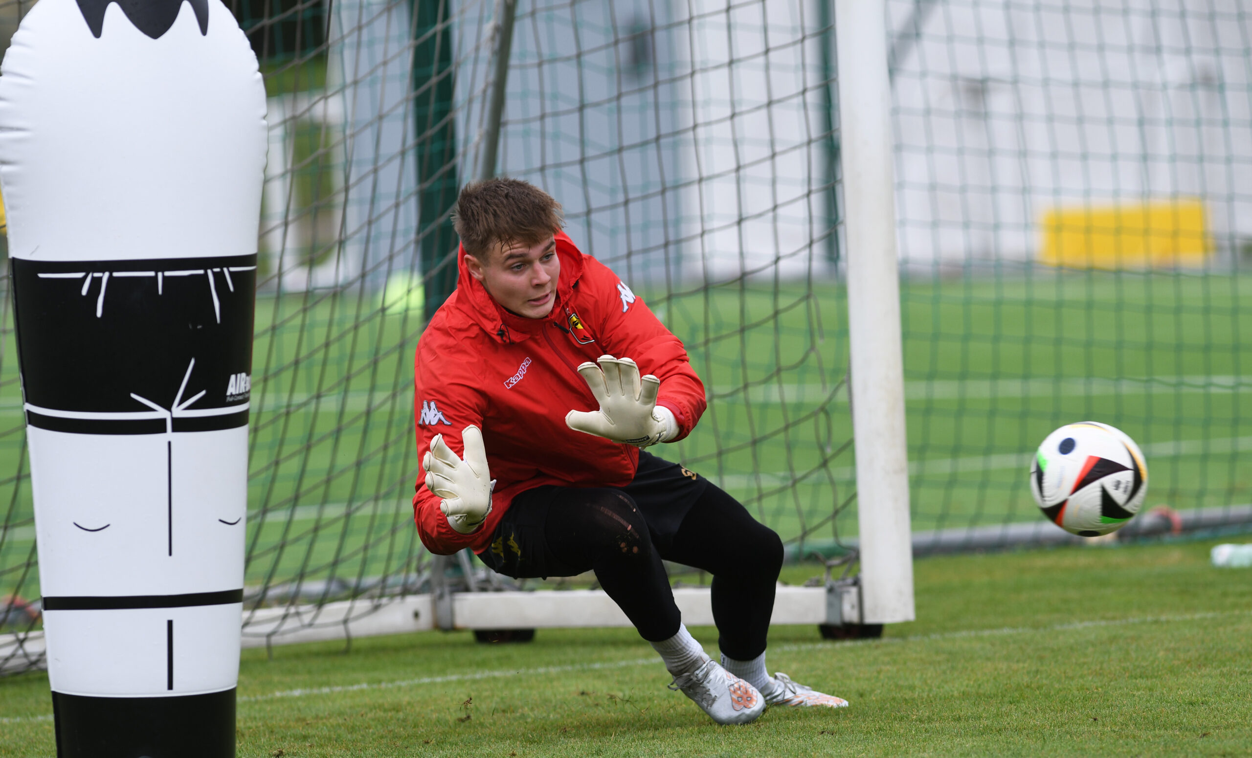 2024.07.26 Bialystok Pilka nozna PKO Ekstraklasa sezon 2024/2025. Trening Jagiellonii Bialystok przed meczem 2. kolejki z Radomiakiem Radom. N/z trening bramkarzy Milosz Piekutowski bramkarz Jagiellonii Bialystok Foto Michal Kosc / PressFocus