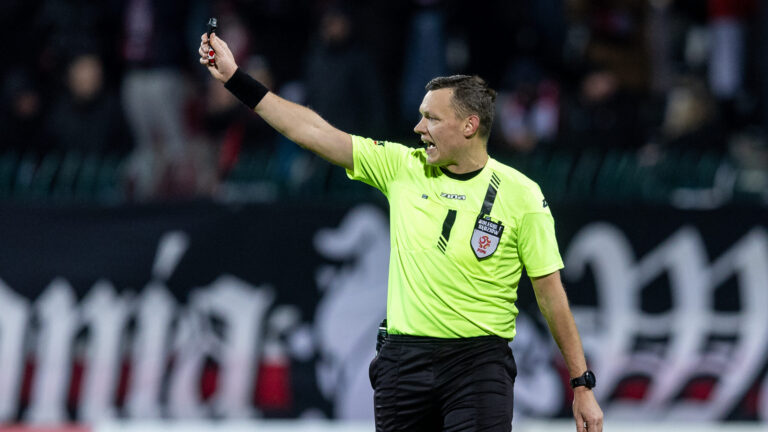 2025.02.21 Warszawa
pilka nozna 1. Liga sezon 2024/2025
Polonia Warszawa - Gornik Leczna
N/z Sedzia Damian Krumplewski
Foto Tomasz Jastrzebowski / Foto Olimpik / PressFocus

2025.02.21 Warszawa
Football - Polish 1st division season 2024/2025
Polonia Warszawa - Gornik Leczna
Sedzia Damian Krumplewski
Credit: Tomasz Jastrzebowski / Foto Olimpik / PressFocus