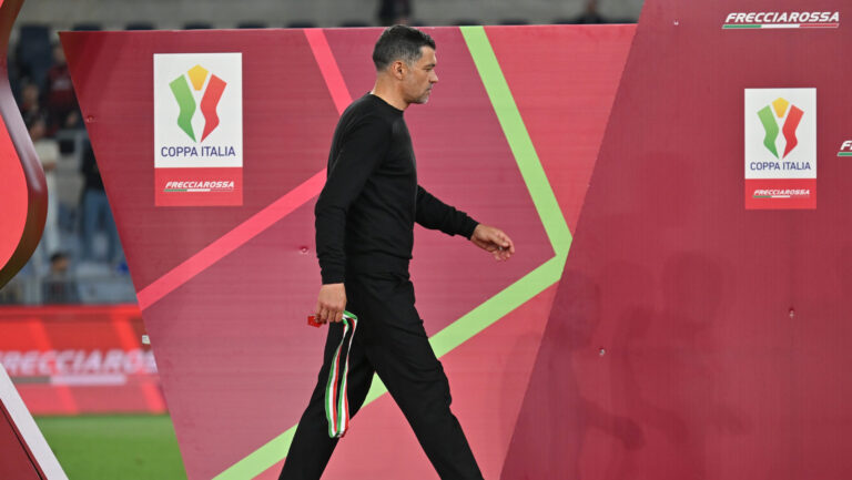 Milan trainer Sergio Conceicao reacts during Italy cup Football Final Milan v Bologna, Olimpic stadium Rome, May 14th, 2025 Mattia Vian  during  Final - AC Milan vs Bologna FC, Italian football Coppa Italia match in Rome, Italy, May 14 2025 (Photo by Mattia Vian/IPA Sport / ipa-agency.net/IPA/Sipa USA)
2025.05.15 Rzym
pilka nozna puchar wloch
AC Milan - Bologna FC
Foto IPA/SIPA USA/PressFocus

!!! POLAND ONLY !!!