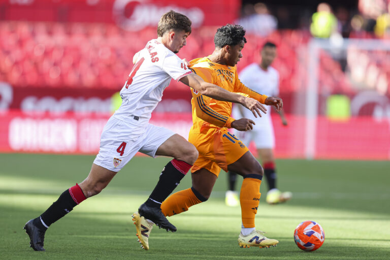Endrick of Real Madrid and Kike Salas of Sevilla FC  during the La Liga EA Sports match between Sevilla FC and Real Madrid played at Ramon Sanchez Pizjuan Stadium on May 18, 2024 in Sevilla, Spain. (Photo by Antonio Pozo / PRESSINPHOTO)
2025.05.19 Sewilla
pilka nozna liga hiszpanska
Sevilla FC - Real Madryt
Foto pressinphoto/SIPA USA/PressFocus

!!! POLAND ONLY !!!