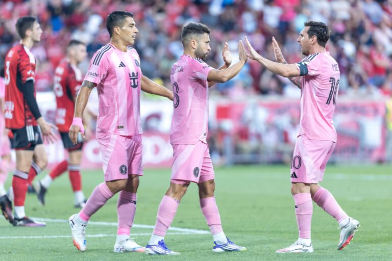 NY Red Bulls and Inter Miami in MLS, Fussball Herren, USA Luis Suarez, Jordi Alba and Lionel Messi of Inter Miami during a match against NY Red Bulls for Major League Soccer MLS at Sports Illustrated Stadium in Harrison NJ in the United States this Saturday, July 19, 2025 Harrison Sports Illustrated Stadium NJ United States Copyright: xWilliamxVolcovx
2025.07.19 Harrison
pilka nozna , amerykanska liga MLS
New York Red Bulls - Inter Miami CF
Foto IMAGO/PressFocus

!!! POLAND ONLY !!!