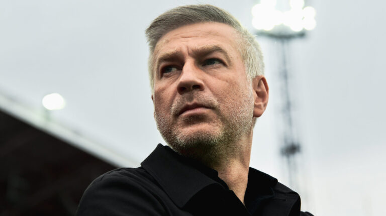 2025.07.24 Ostrawa
Pilka nozna Liga Europy UEFA sezon 2025/26 II runda kwalifikacyjna
Banik Ostrawa - Legia Warszawa
N/z Edward Iordanescu
Foto Mateusz Sobczak / PressFocus

2025.07.24 Ostrava
Football UEFA Europa League 2025/26 season second qualifying round
Banik Ostrava - Legia Warsaw
Edward Iordanescu
Credit: Mateusz Sobczak / PressFocus