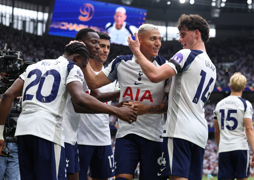 London, England, 16th August 2025. Richarlison of Tottenham Hotspur celebrates after scoring to make it 2-0 during the Tottenham Hotspur vs Burnley Premier League match at the Tottenham Hotspur Stadium, London. Picture credit should read: Paul Terry / Sportimage EDITORIAL USE ONLY. No use with unauthorised audio, video, data, fixture lists, club/league logos or live services. Online in-match use limited to 120 images, no video emulation. No use in betting, games or single club/league/player publications. SPI_108_PT_Tottenham_Burnley SPI-4069-0108
2025.08.16 Londyn
pilka nozna , Liga Angielska
Tottenham Hotspur - Burnley
Foto IMAGO/PressFocus

!!! POLAND ONLY !!!