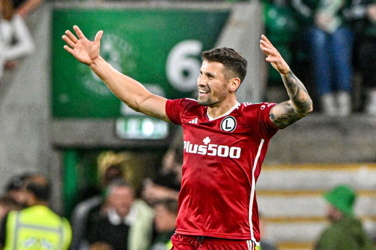 Pawel Wszolek of Legia Warsaw scores his sides second goal of the match and celebrates his goal during the UEFA Europa Conference League Play-off First Leg match at Easter Road, Edinburgh
Picture by Jamie Johnston/Focus Images Ltd 07714373795
21/08/2025
2025.08.21 Edynburg
Pilka nozna liga konferencji
Hibernian - Legia Warszawa
Foto Jamie Johnston/Focus Images/MB Media/PressFocus

!!! POLAND ONLY !!!