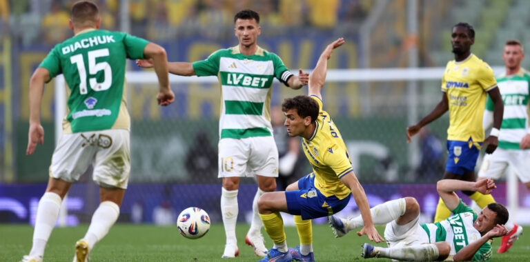 2025.08.24 Gdansk Pilka nozna PKO BP Ekstraklasa sezon 2025/2026 Lechia Gdansk - Arka Gdynia N/z Rifet Kapic Diego Percan Iwan Zelizko Zhelizko Foto Piotr Matusewicz / PressFocus

2025.08.24 Gdansk
Football Polish PKO BP Ekstraklasa season 2025/2026 
Lechia Gdansk - Arka Gdynia 
Rifet Kapic Diego Percan Iwan Zelizko Zhelizko 
Credit: Piotr Matusewicz / PressFocus