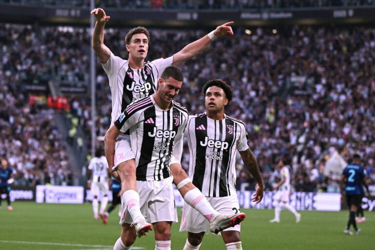 Db Torino 13/09/2025 - campionato di calcio serie A / Juventus-inter / foto Daniele Buffa/Image nella foto: esultanza gol Kenan Yildiz PUBLICATIONxNOTxINxITA
2025.09.13 Turyn
pilka nozna , liga wloska
Juventus Turyn - Inter Mediolan
Foto IMAGO/PressFocus

!!! POLAND ONLY !!!