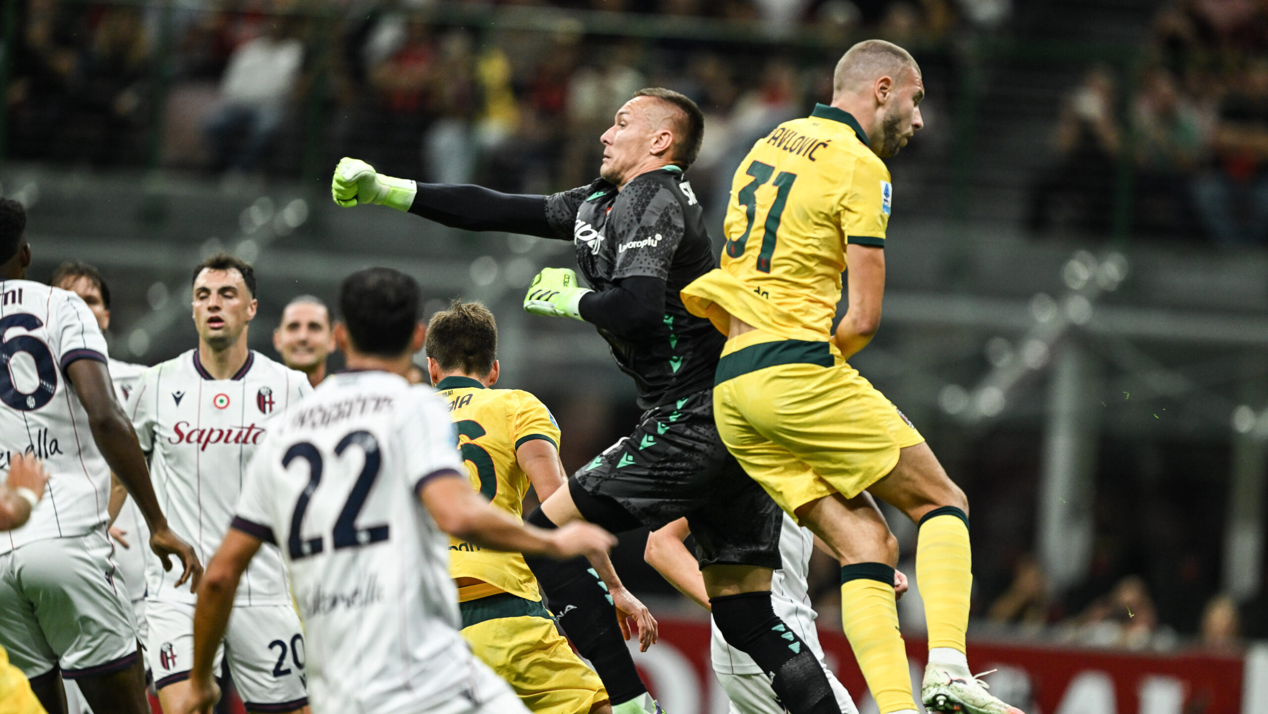 Lukasz Skorupski of Bologna CFC in action during the Italian Serie A football match between AC Milan and Bologna FC on September 14, 2025 at Giuseppe Meazza San Siro Siro stadium in Milan, Italy (Photo by Tiziano Ballabio/IPA Sport / ipa-agency.net/IPA/Sipa USA)
2025.09.14 Mediolan
pilka nozna liga wloska
AC Milan - Bologna FC
Foto IPA/SIPA USA/PressFocus

!!! POLAND ONLY !!!