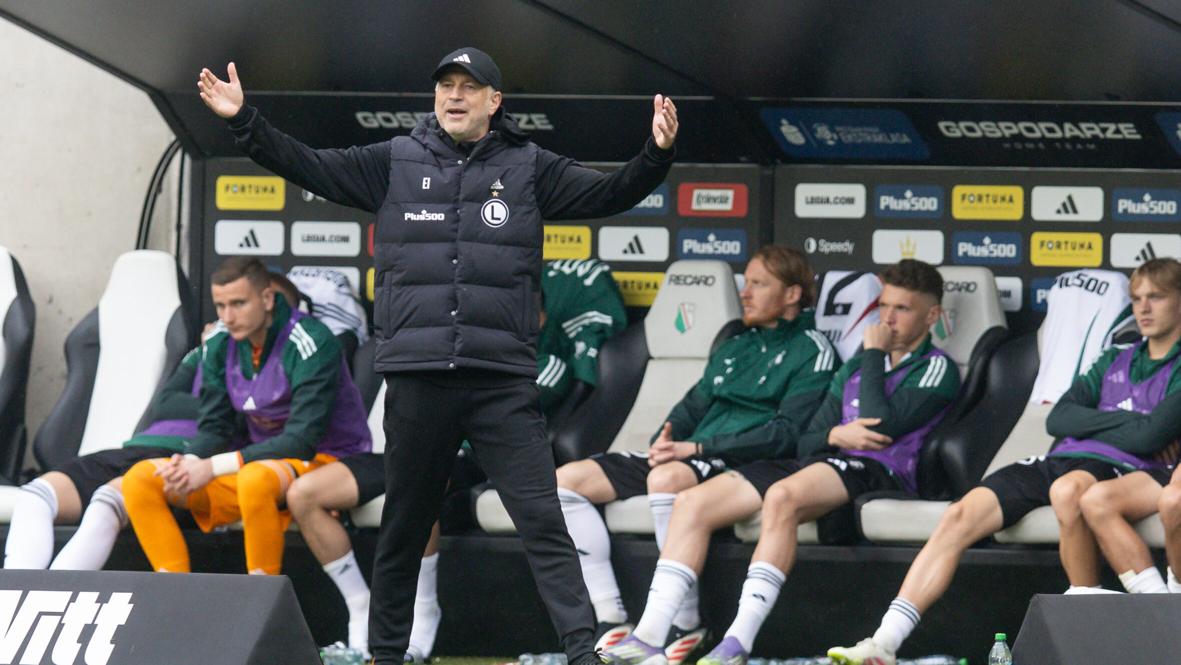 2025.09.14 Warszawa pilka nozna PKO Ekstraklasa sezon 2025/2026
Legia Warszawa - Radomiak Radom
N/z Trener Edward Iordanescu (Legia)
Foto Tomasz Jastrzebowski / Foto Olimpik / PressFocus

2025.09.14 Warszawa  Football PKO Ekstraklasa season 2025/2026
Legia Warszawa - Radomiak Radom
Trener Edward Iordanescu (Legia)
Credit: Tomasz Jastrzebowski / Foto Olimpik / PressFocus