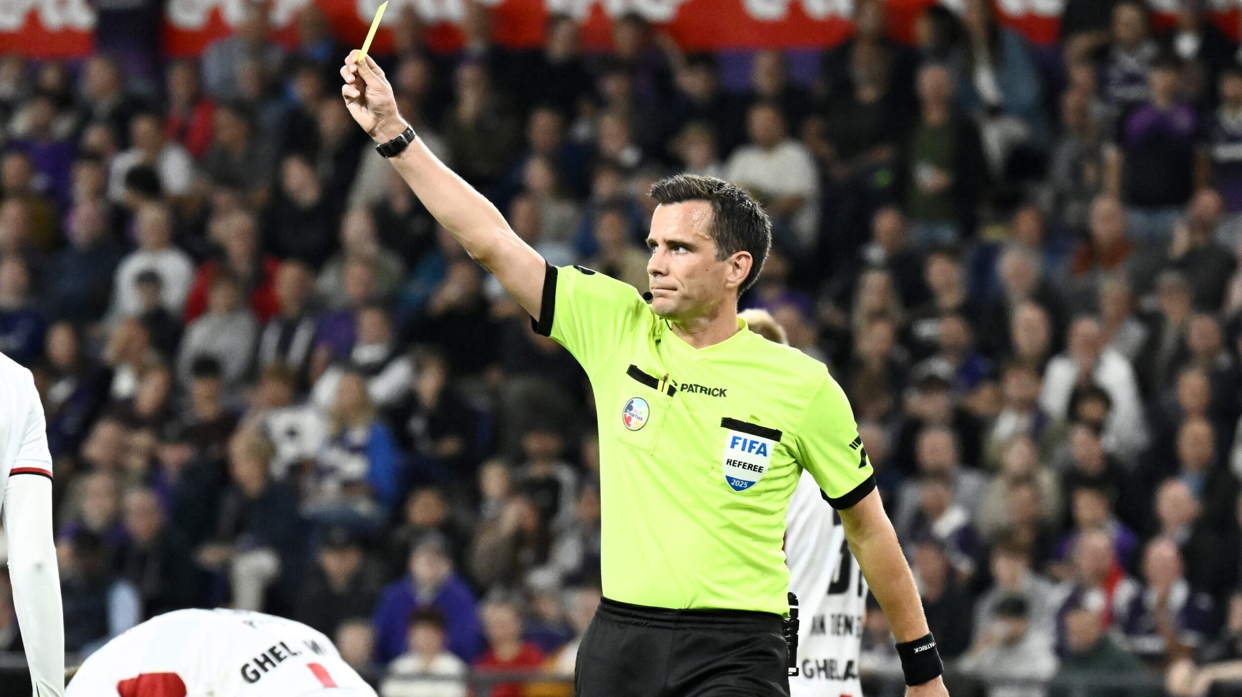 referee Erik Lambrechts gives a yellow card during a soccer match between RSC Anderlecht and Royal Antwerp FC, Saturday 20 September 2025 in Anderlecht, on day 8 of the 2025-2026 &#039;Jupiler Pro League&#039; first division of the Belgian championship. BELGA PHOTO MAARTEN STRAETEMANS (Photo by MAARTEN STRAETEMANS/Belga/Sipa USA)
2025.09.20 Bruksela
pilka nozna Liga Belgijska
RSC Anderlecht Bruksela - Royal Antwerp FC
Foto Belga/SIPA USA/PressFocus

!!! POLAND ONLY !!!