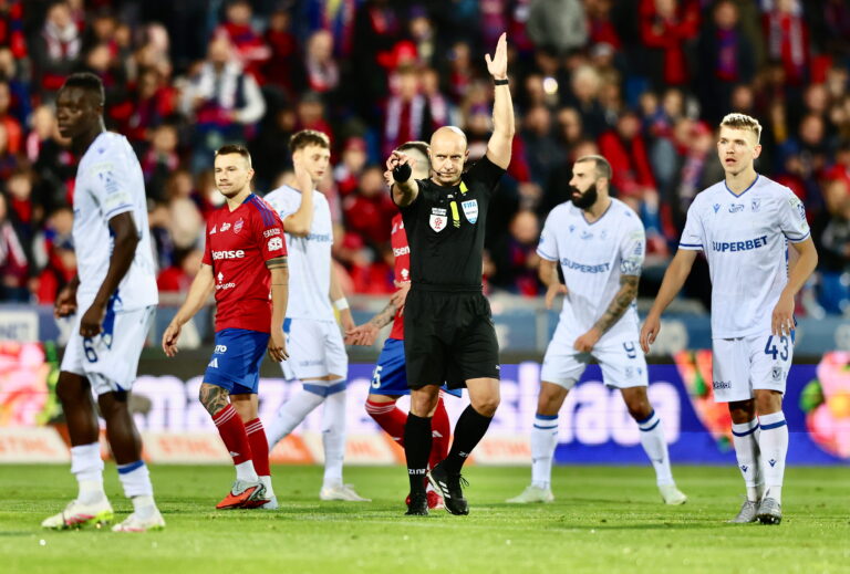 2025.09.24 Czestochowa 
Pilka nozna PKO Ekstraklasa 2025/2026
Rakow Czestochowa - Lech Poznan  
N/z Szymon Marciniak
Foto Grzegorz Misiak  / PressFocus

2025.09.24 Czestochowa 
Football Polish PKO Ekstraklasa Season 2025/2026
Rakow Czestochowa - Lech Poznan  
Szymon Marciniak

Credit: Grzegorz Misiak / PressFocus