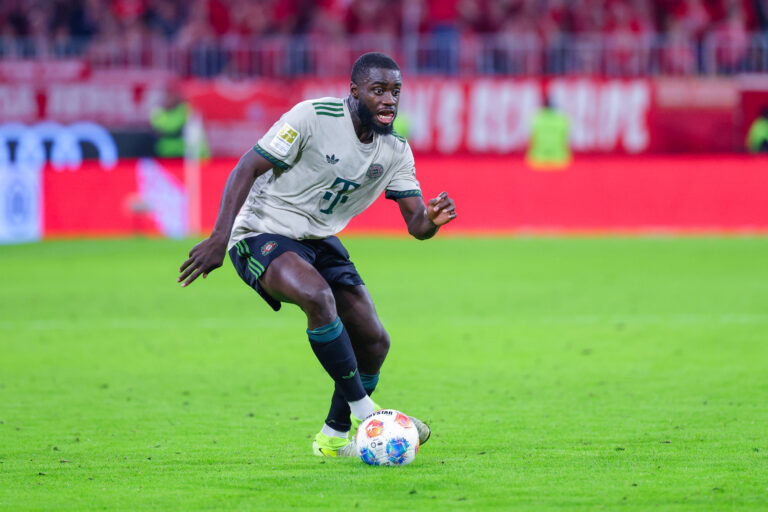 Dayot Upamecano 2, FC Bayern Munchen beim Spiel zwischen FC Bayern Munchen v SV Werder Bremen, Fussball, Herren, Bundesliga, 2025/2026, 5.Spieltag am 26.09.2025 in Munchen, Allianz-Arena. DFL and DFB regulations prohibit any use of photographs as image sequences and/or quasi-video. Bayern Deutschland *** Dayot Upamecano 2, FC Bayern Munchen at the match between FC Bayern Munchen v SV Werder Bremen, Football, Men, Bundesliga, 2025 2026, Matchday 5 on 26 09 2025 in Munich, Allianz Arena DFL and DFB regulations prohibit any use of photographs as image sequences and or quasi video Bayern Germany
2025.09.26 Monachium
pilka nozna , liga niemiecka
Bayern Monachium - Werder Brema
Foto IMAGO/PressFocus

!!! POLAND ONLY !!!