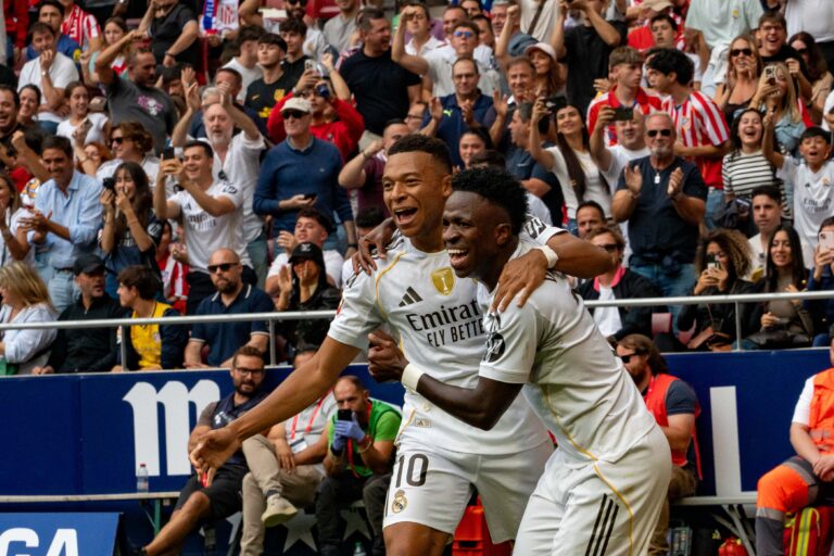 Kylian Mbappe (Real Madrid &amp; France striker N10) &amp; Vincius Jnior (Real Madrid &amp; Brazil striker N7)  celebrate a goal during La Liga EA Sports game between Atletico de Madrid and Real Madrid at Estadio Riyadh Air Metropolitano, on September 27, 2025, Madrid, Spain. (Photo by Andres Lopez Sheridan / SPP/Sipa USA)
2025.09.27 Madryt
pilka nozna liga hiszpanska
Atletico Madryt - Real Madryt
Foto SPP/SIPA USA/PressFocus

!!! POLAND ONLY !!!
