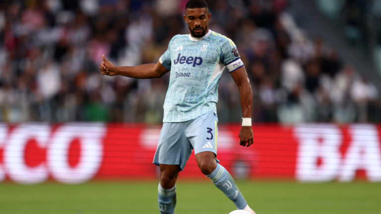 Juventus Fc - Atalanta BC Gleison Bremer of Juventus Fc in action during the Serie A match beetween Juventus Fc and Atalanta BC at Allianz Stadium on September 27, 2025 in Turin, Italy . Torino Allianz Stadium Italy Copyright: xMarcoxCanonierox
2025.09.27 Turyn
pilka nozna , liga wloska
Juventus Turyn - Atalanta Bergamo
Foto IMAGO/PressFocus

!!! POLAND ONLY !!!