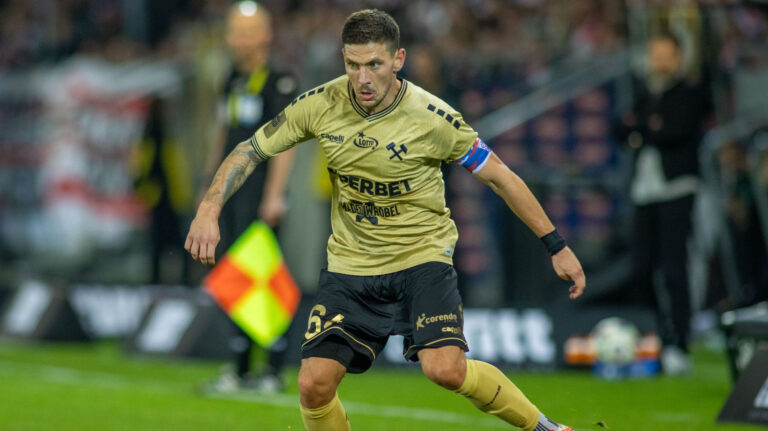 2025.09.27 Krakow
pilka nozna 10. kolejka PKO Bank Polski Ekstraklasa  sezon 2025/2026 Cracovia - Gornik Zabrze
Cracovia - Gornik Zabrze
N/z Erik Janza
Foto Michal Kedzierski / PressFocus

2025.09.27 Krakow
Football Polish Ekstraklasa Season 2025/2026 Cracovia - Goring Zabrze
Cracovia - Gornik Zabrze
Erik Janza
Credit: Michal Kedzierski / PressFocus