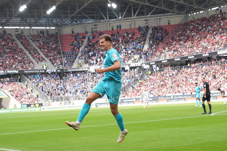 GER, 1.FBL, SC Freiburg vs TSG Hoffenheim / 28.09.2025, Europa-Park-Stadion, Freiburg, GER, 1.FBL, SC Freiburg vs TSG Hoffenheim , im Bild Fisnik Asllani Hoffenheim freut sich uber das Tor zum 1:1. DFL regulations prohibit any use of photographs as image sequences and/or quasi-video. *** GER, 1 FBL, SC Freiburg vs TSG Hoffenheim 28 09 2025, Europa Park Stadion, Freiburg, GER, 1 FBL, SC Freiburg vs TSG Hoffenheim , in the picture Fisnik Asllani Hoffenheim is happy about the goal to 1 1 DFL regulations prohibit any use of photographs as image sequences and or quasi video nordphotoxGmbHx/xBratic nph00250
2025.09.28 Freiburg
pilka nozna , liga niemiecka
SC Freiburg - TSG Hoffenheim
Foto IMAGO/PressFocus

!!! POLAND ONLY !!!