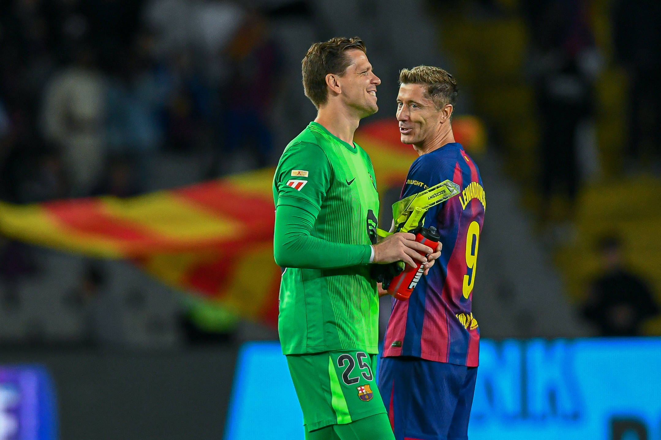 FC Barcelona, Barca v REAL SOCIEDAD OLIMPIC STADIUM LLUIS COMPANYS. MONTJUIC,BARCELONA. September 28, 2025 FC BARCELONA vs REAL SOCIEDAD September 28, ,2025 Wojciech Szczesny 25 goalkeeper of FC Barcelona and Robert Lewandowski 9 of FC Barcelona at the end of the match between FC Barcelona and Real Sociedad corresponding to the seventh day of La Liga EA Sports at at Olimpic Stadium Lluis Companys of Montjuic in Barcelona, Spain. Barcelona ESP Copyright: xS.xRosx
2025.09.28 Barcelona
pilka nozna , liga hiszpanska
FC Barcelona - Real Sociedad San Sebastian
Foto IMAGO/PressFocus

!!! POLAND ONLY !!!